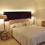 לינה וארוחת בוקר Le Scuderie - Castello Monaci 4*