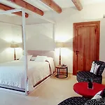 Le Scuderie - Castello Monaci לינה וארוחת בוקר 4*