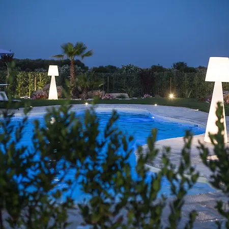 Le Scuderie - Castello Monaci Bed & Breakfast