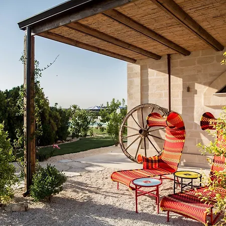 Bed & Breakfast Le Scuderie - Castello Monaci 4*