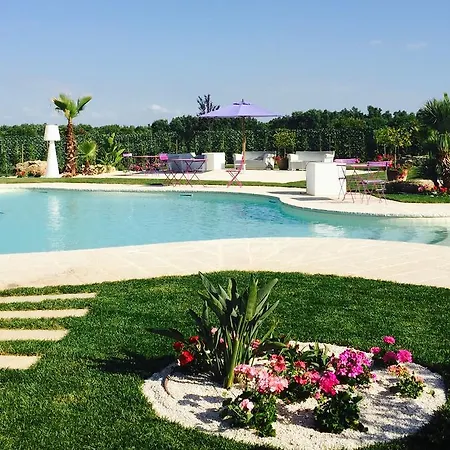 Bed & Breakfast Le Scuderie - Castello Monaci 4*