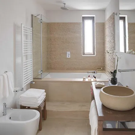 Bed & Breakfast Le Scuderie - Castello Monaci 4*