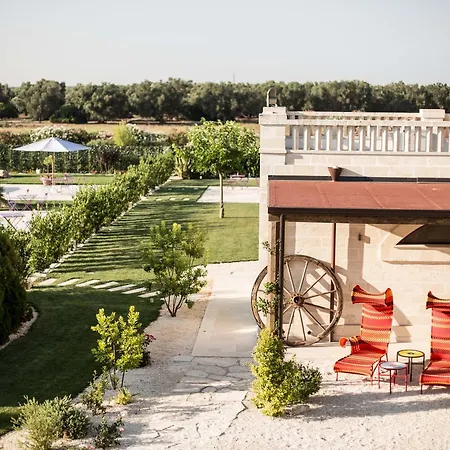 Bed & Breakfast Le Scuderie - Castello Monaci 4*