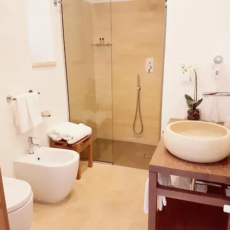 Le Scuderie - Castello Monaci Bed & Breakfast
