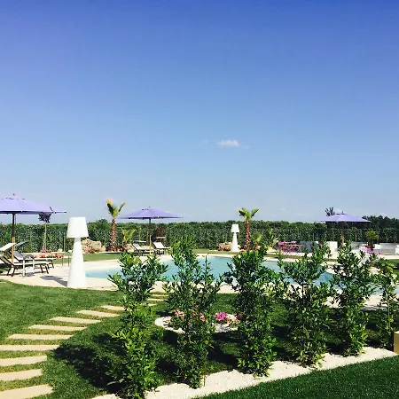 Le Scuderie - Castello Monaci 4*