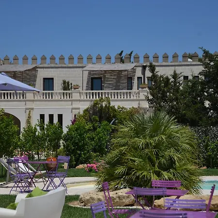 Le Scuderie - Castello Monaci Bed & Breakfast