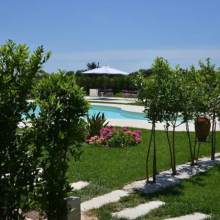 Le Scuderie - Castello Monaci Bed & Breakfast