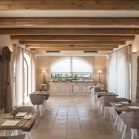 Bed & Breakfast Le Scuderie - Castello Monaci 4*
