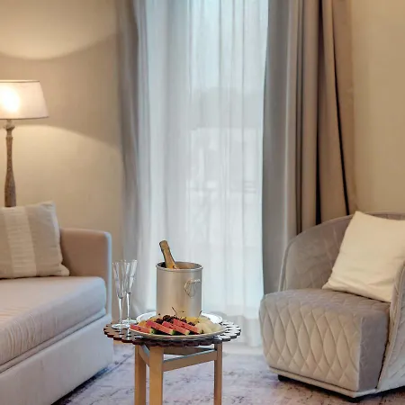 Le Scuderie - Castello Monaci فندق مبيت وإفطار ساليس سالينتينو